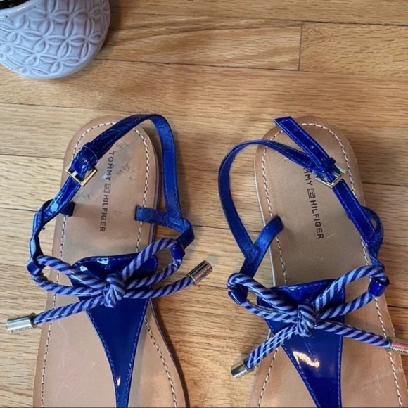 Tommy Hilfiger TW Silmaly Thong Style Patent Leather Strap Blue Sandals Size 7 - Picture 6 of 8